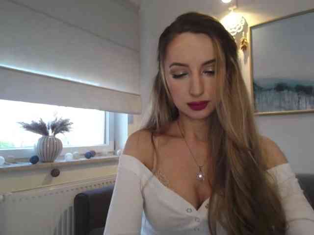 JulietteGlow webcam