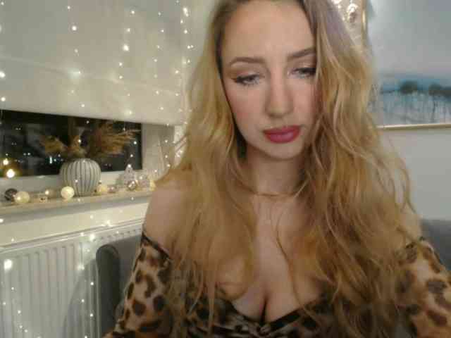 JulietteGlow webcam
