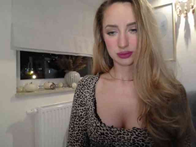 JulietteGlow webcam