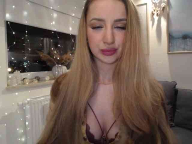 JulietteGlow webcam