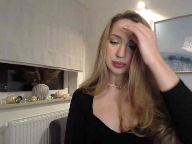 JulietteGlow webcam