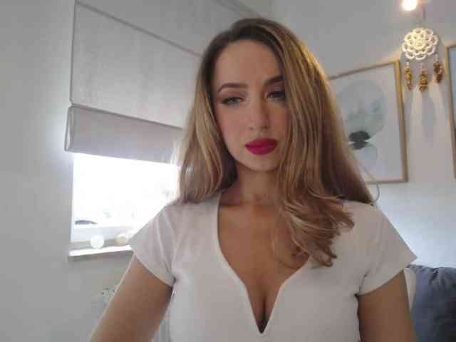 JulietteGlow webcam
