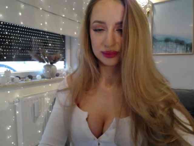 JulietteGlow webcam
