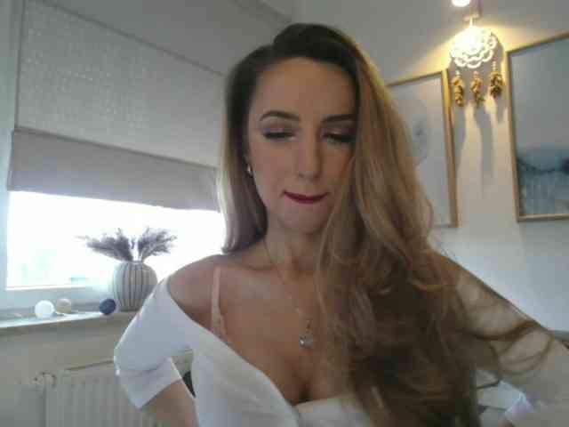 JulietteGlow webcam