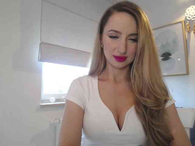 JulietteGlow webcam