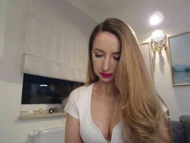JulietteGlow webcam