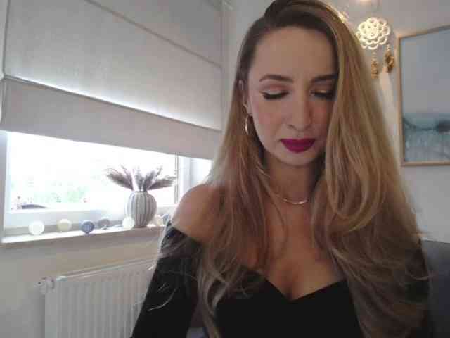 JulietteGlow webcam