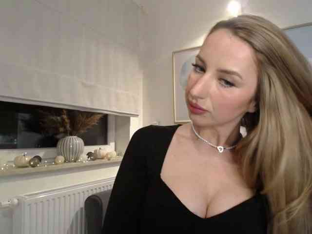 JulietteGlow webcam