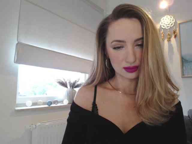 JulietteGlow webcam