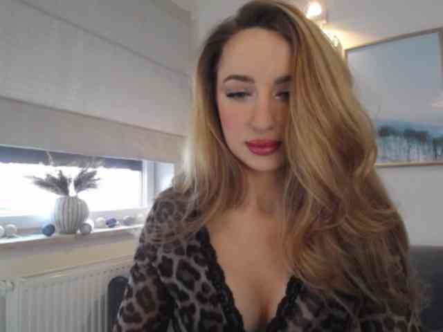JulietteGlow webcam