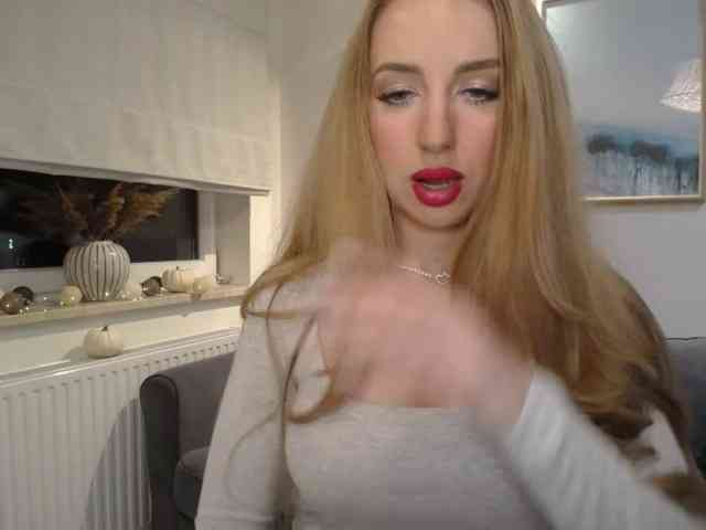 JulietteGlow webcam