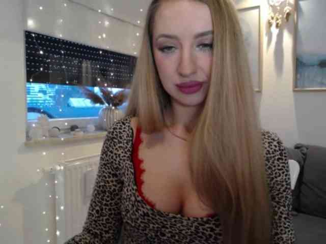 JulietteGlow webcam