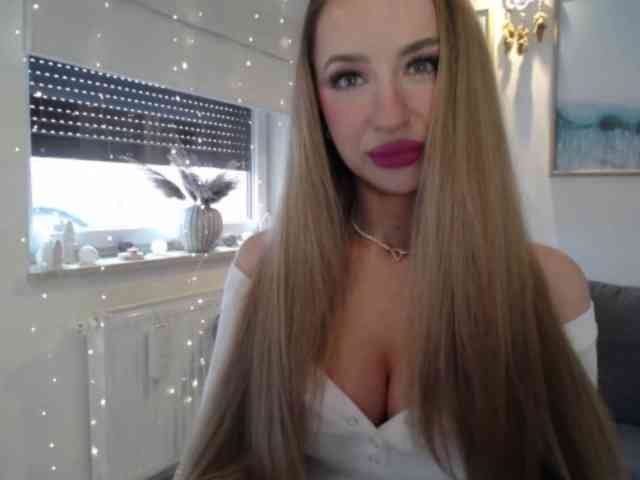 JulietteGlow webcam