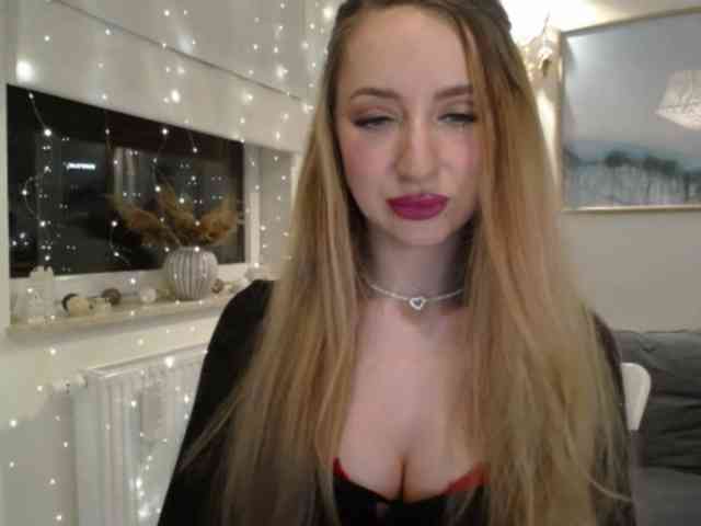 JulietteGlow webcam