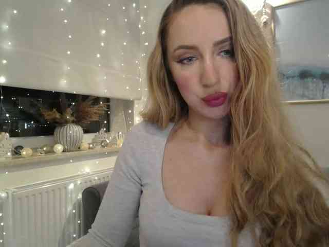 JulietteGlow webcam