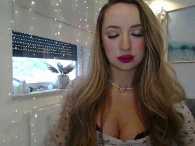 JulietteGlow webcam