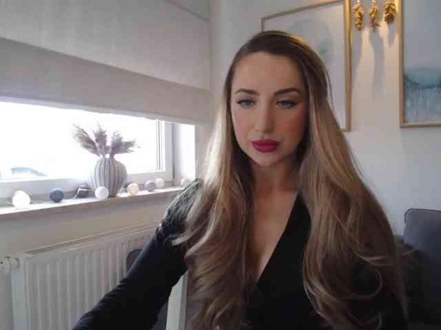 JulietteGlow webcam