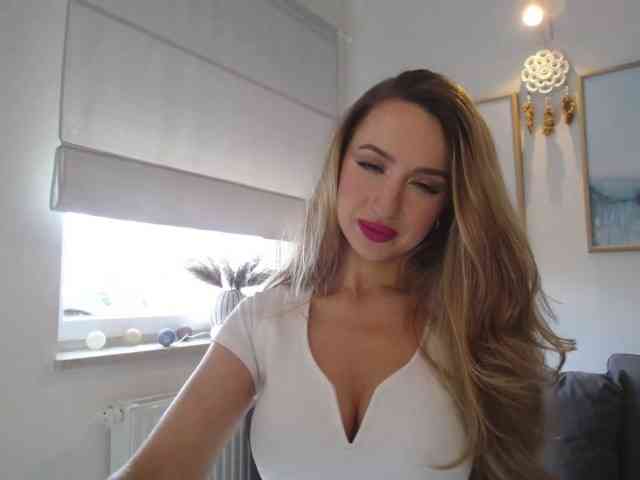 JulietteGlow webcam
