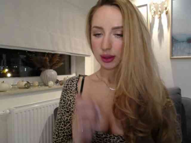 JulietteGlow webcam