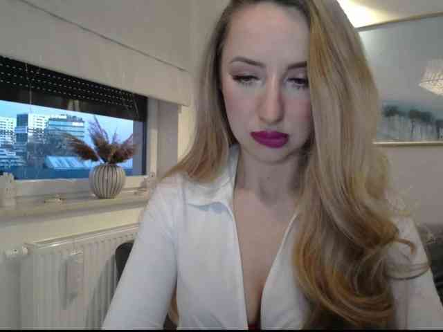 JulietteGlow webcam