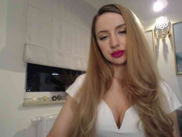 JulietteGlow webcam