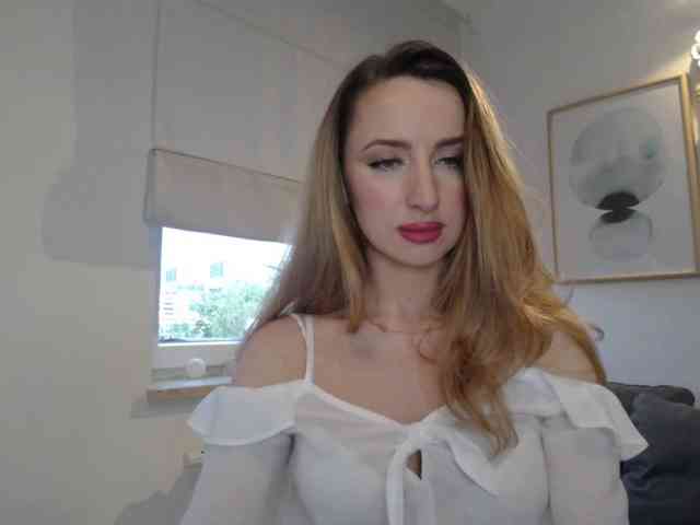 JulietteGlow webcam