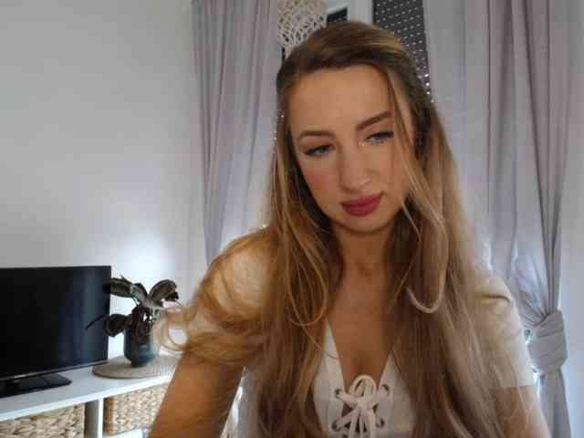 JulietteGlow webcam
