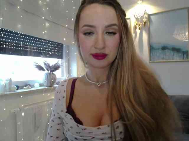 JulietteGlow webcam