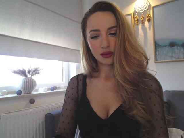 JulietteGlow webcam