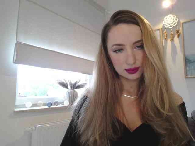 JulietteGlow webcam