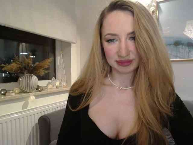 JulietteGlow webcam