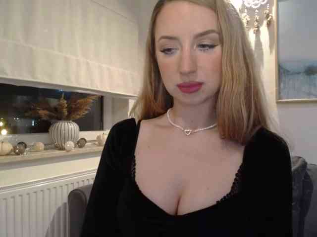 JulietteGlow webcam