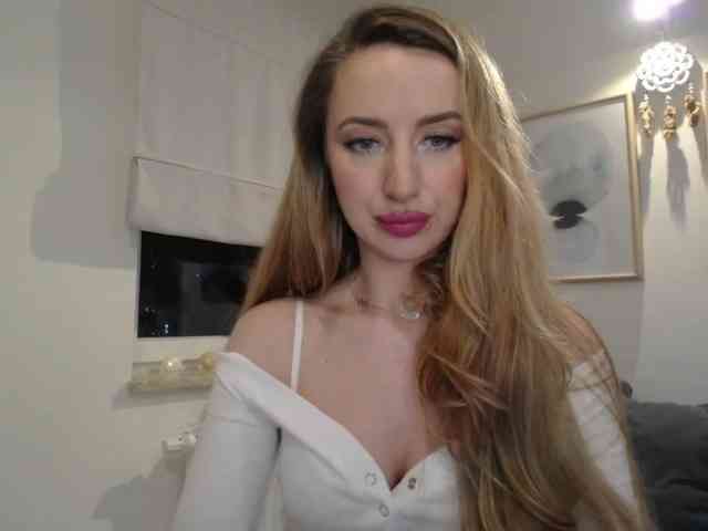 JulietteGlow webcam