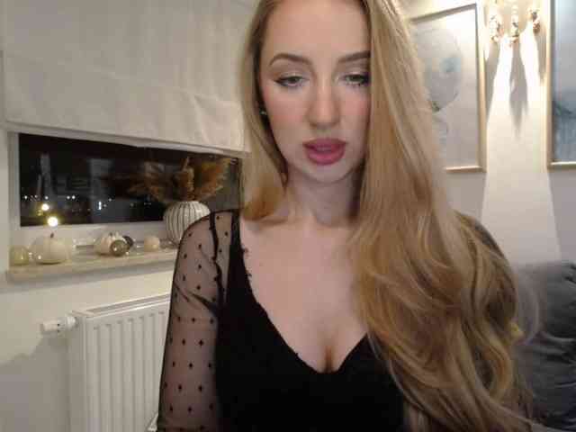 JulietteGlow webcam