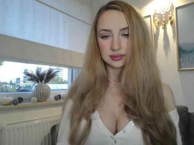JulietteGlow webcam