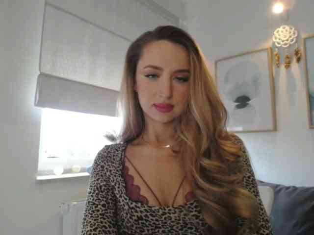 JulietteGlow webcam