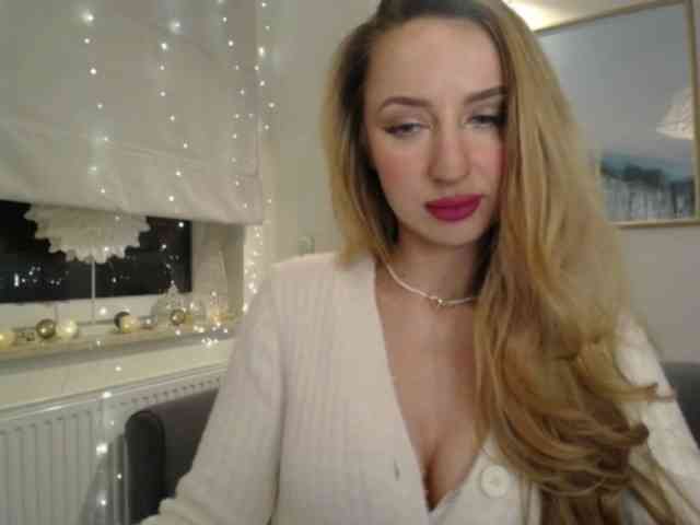 JulietteGlow webcam