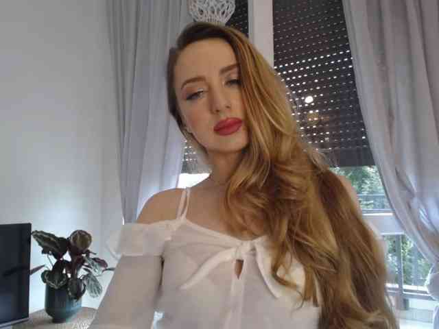 JulietteGlow webcam