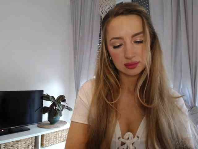 JulietteGlow webcam