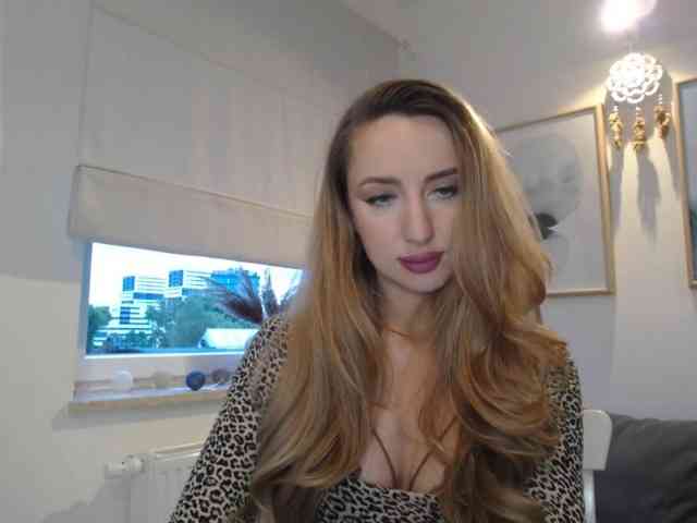 JulietteGlow webcam