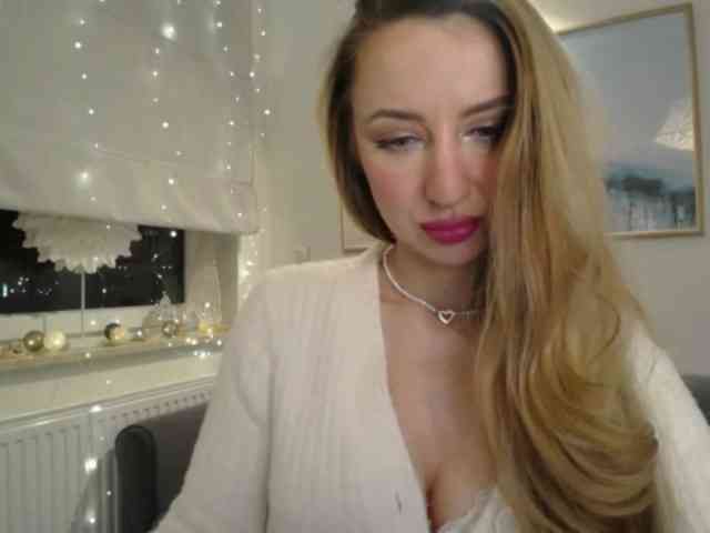 JulietteGlow webcam
