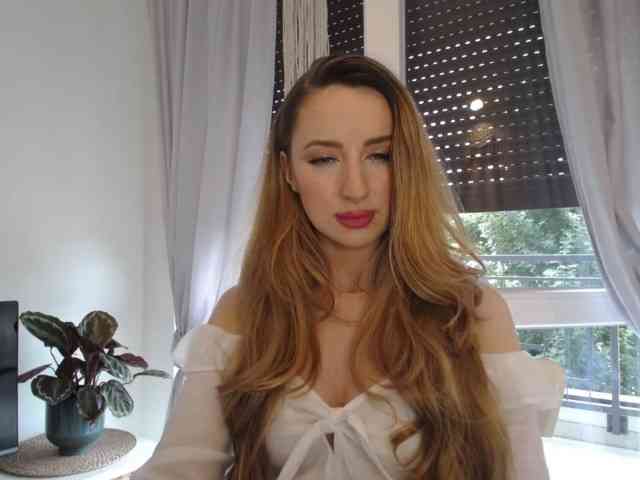 JulietteGlow webcam