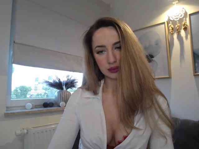 JulietteGlow webcam