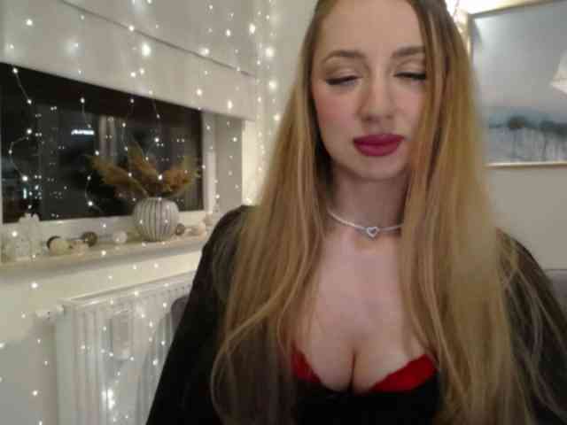 JulietteGlow webcam