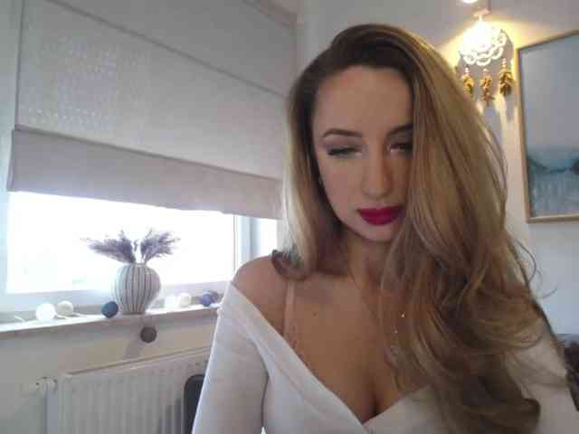 JulietteGlow webcam