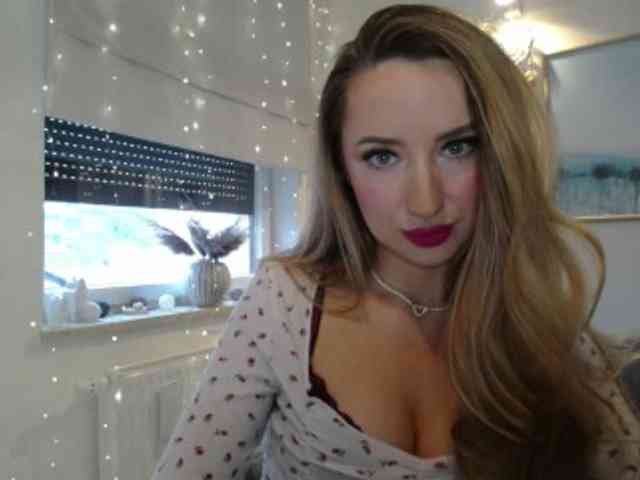 JulietteGlow webcam