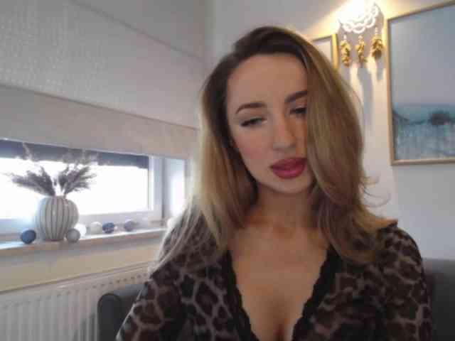 JulietteGlow webcam