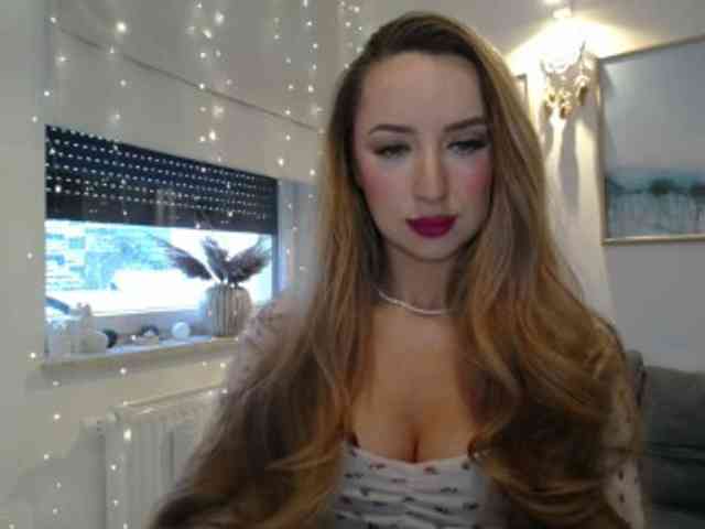 JulietteGlow webcam