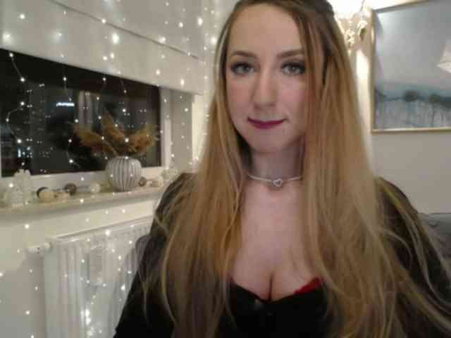 JulietteGlow webcam