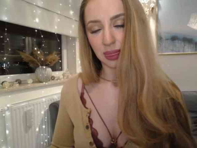 JulietteGlow webcam